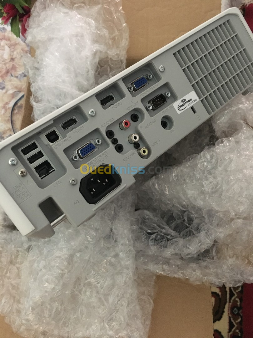 Hitachi cp-wx3041wn habet caba UK