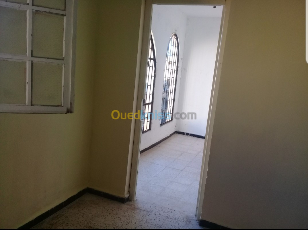 Location Appartement F4 Alger Bouzareah