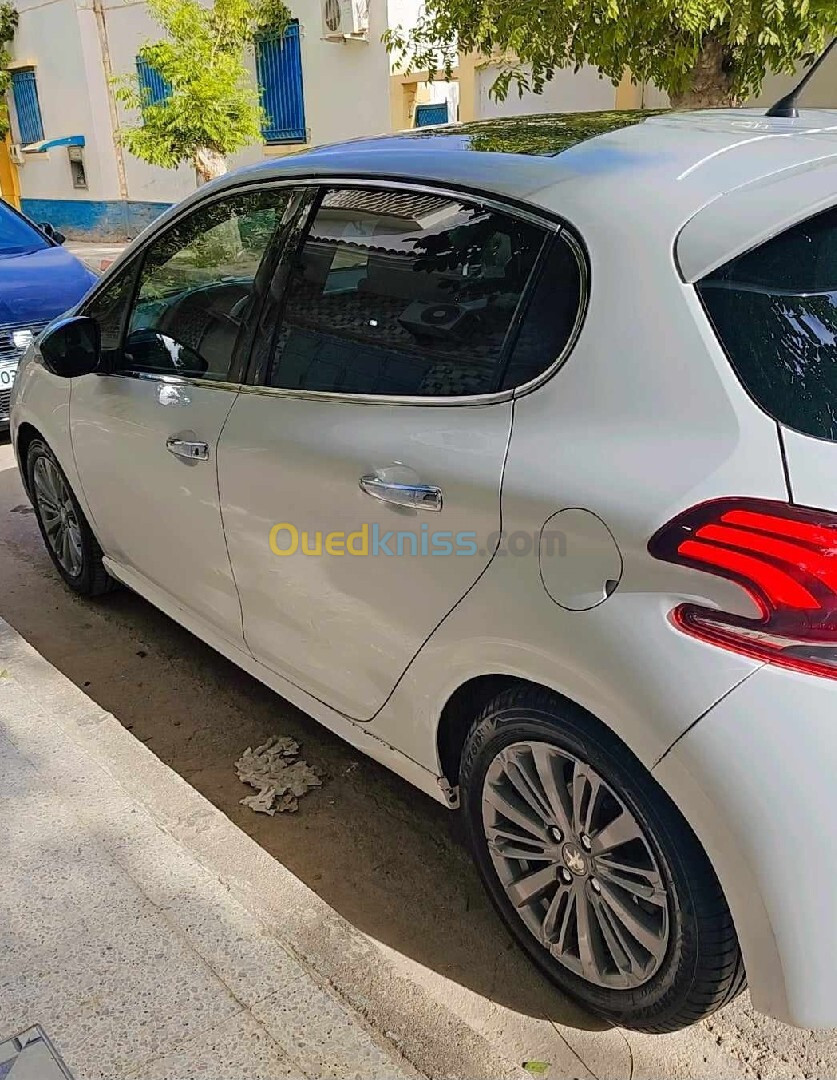 Peugeot 208 2015 Facelift