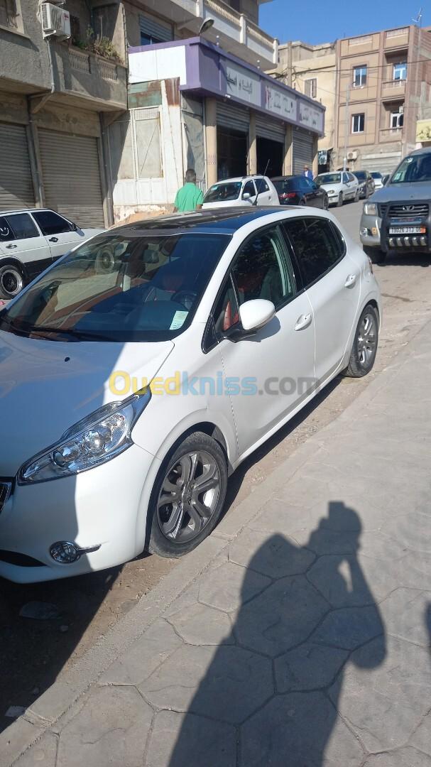 Peugeot 208 2015 Allure