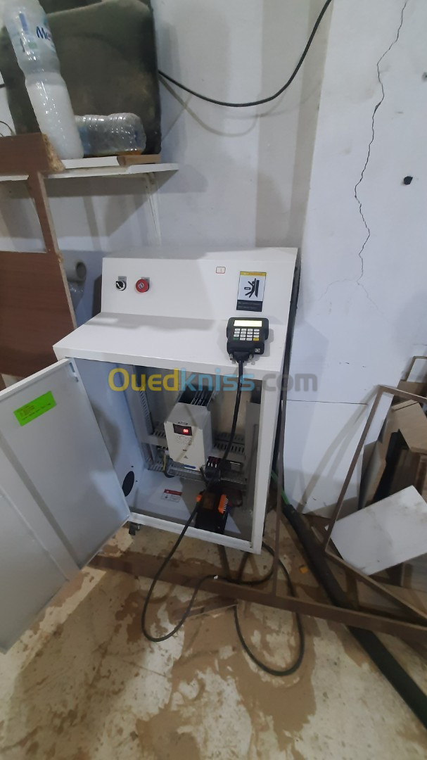 Détoureuse CNC meuble