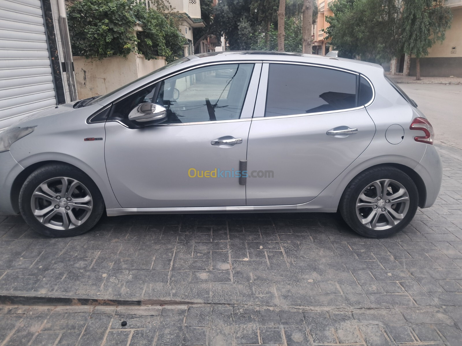 Peugeot 208 2015 Allure