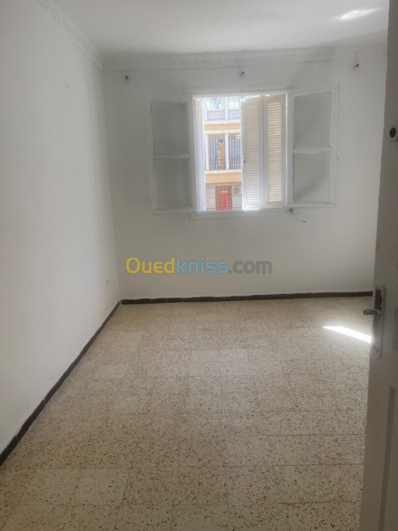 Vente Appartement F1 Tipaza Khemisti