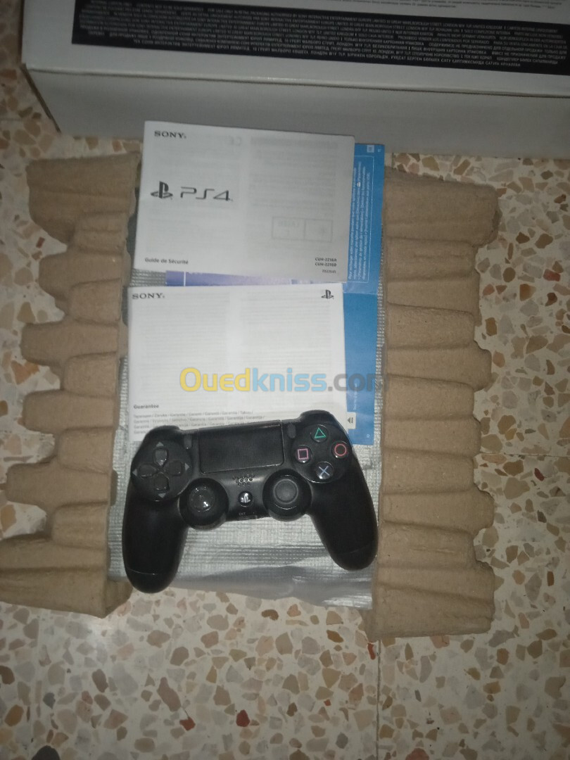 Ps4 slim en excellent état 