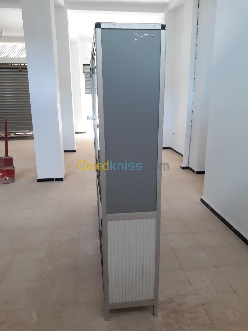 Vitrine en aluminium 