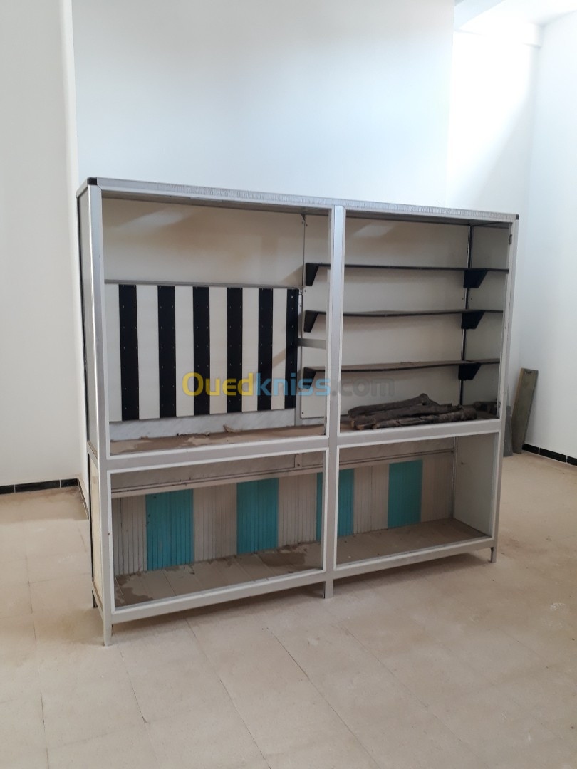 Vitrine en aluminium 