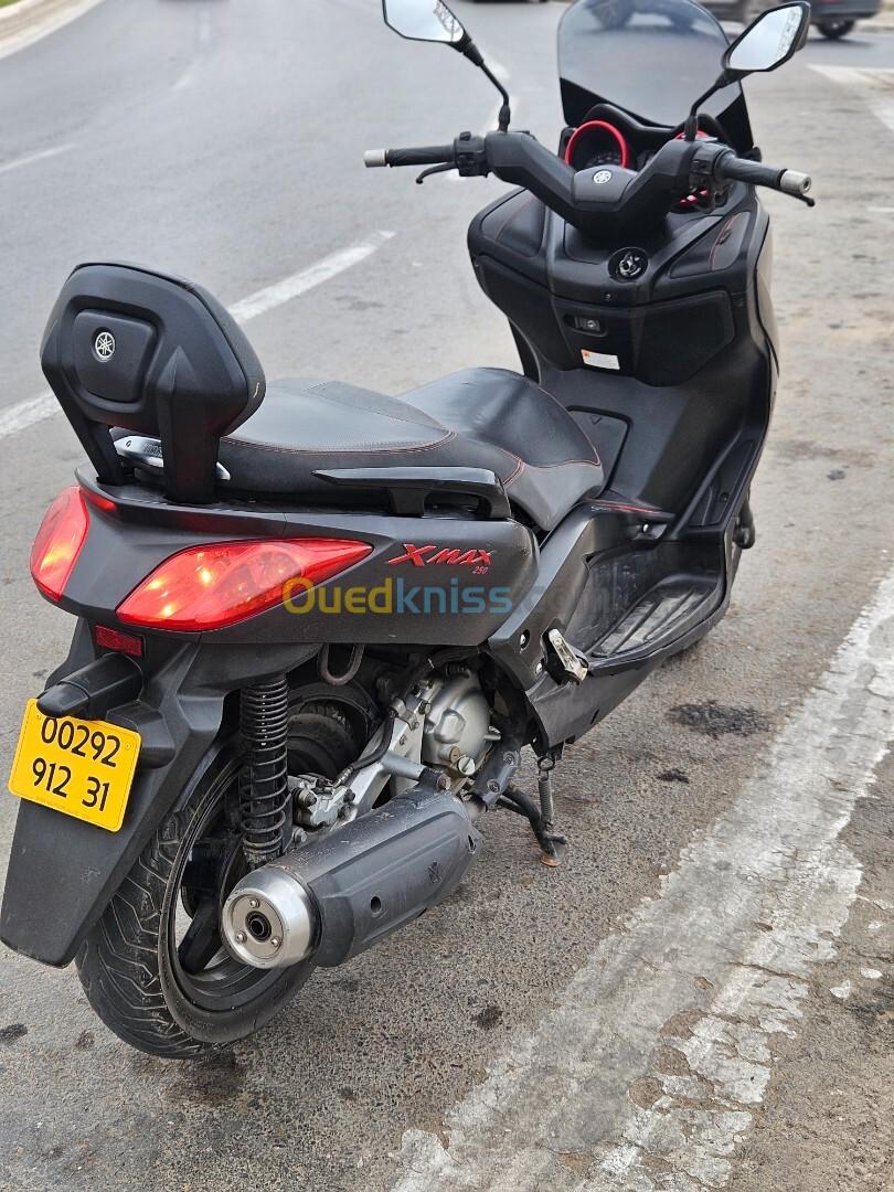 YAMAHA Xmax 250 2012