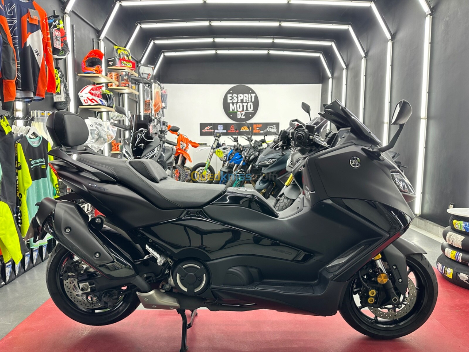 YAMAHA TMAX 562 2024