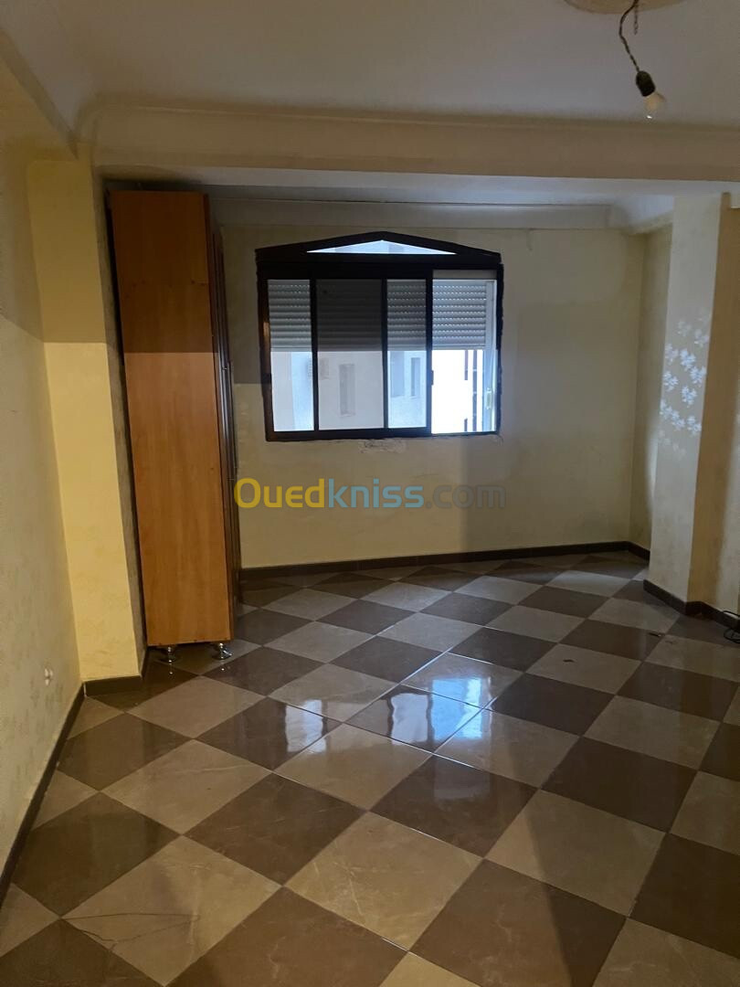 Location Appartement F4 Alger Hydra