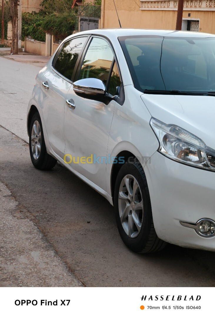 Peugeot 208 2015 Access Facelift