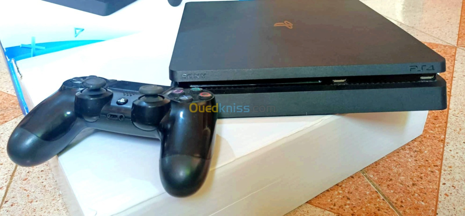 PlayStation 4 slim 1000g version 11.5