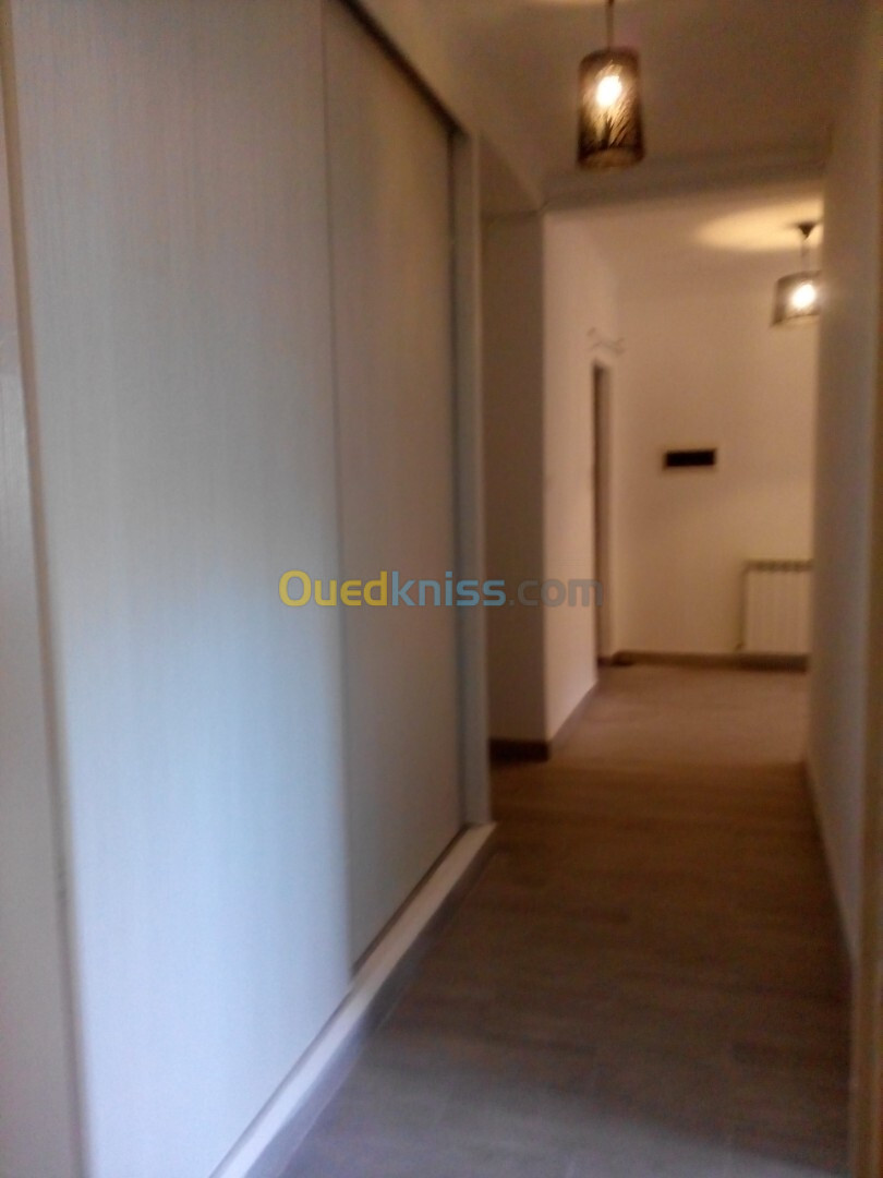 Location Appartement F4 Alger Hydra