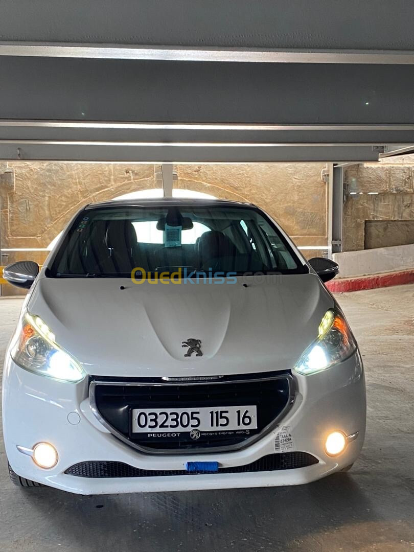 Peugeot 208 2015 Allure