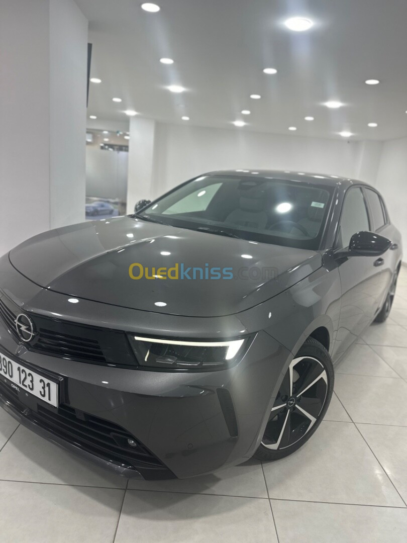 Opel Astra 2023 