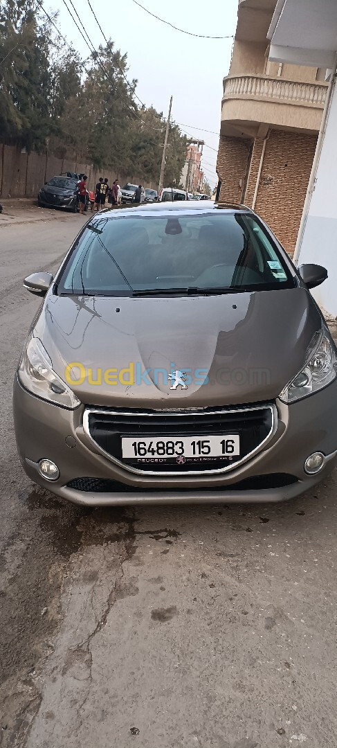 Peugeot 208 2015 Allure