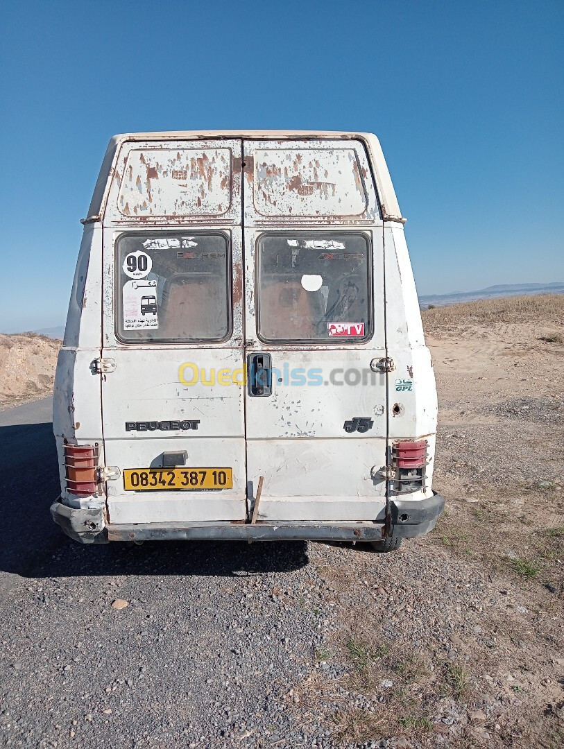 بيجو بيجو 1987