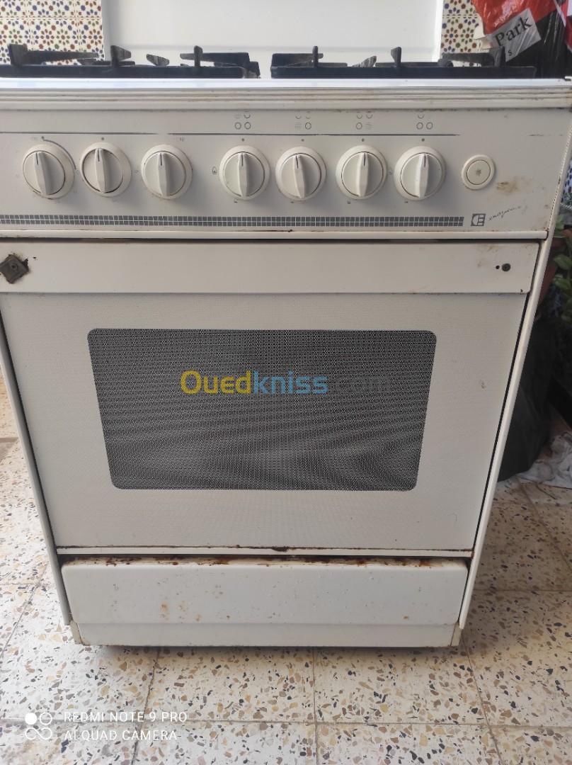 Cuisinière enayem 17 000 DA fixe