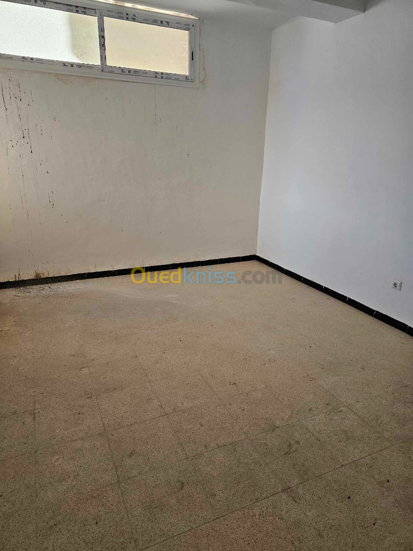 Location Appartement F4 Bouira Lakhdaria