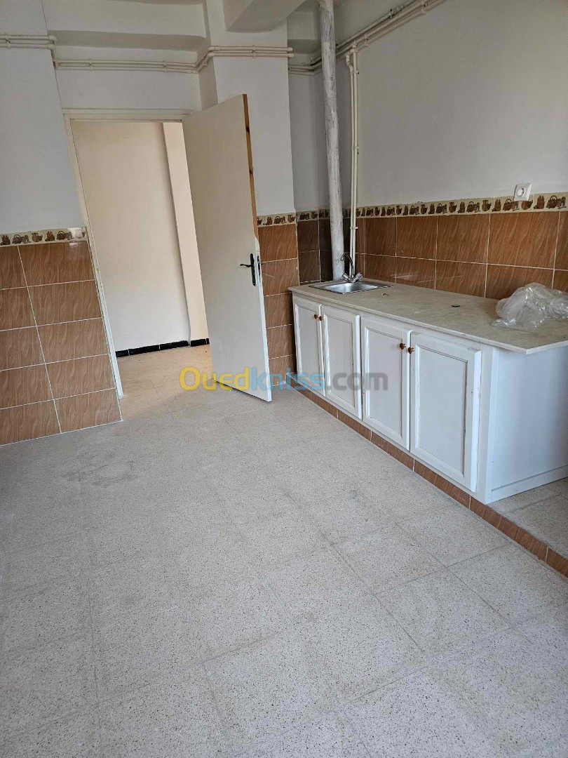 Location Appartement F4 Bouira Lakhdaria