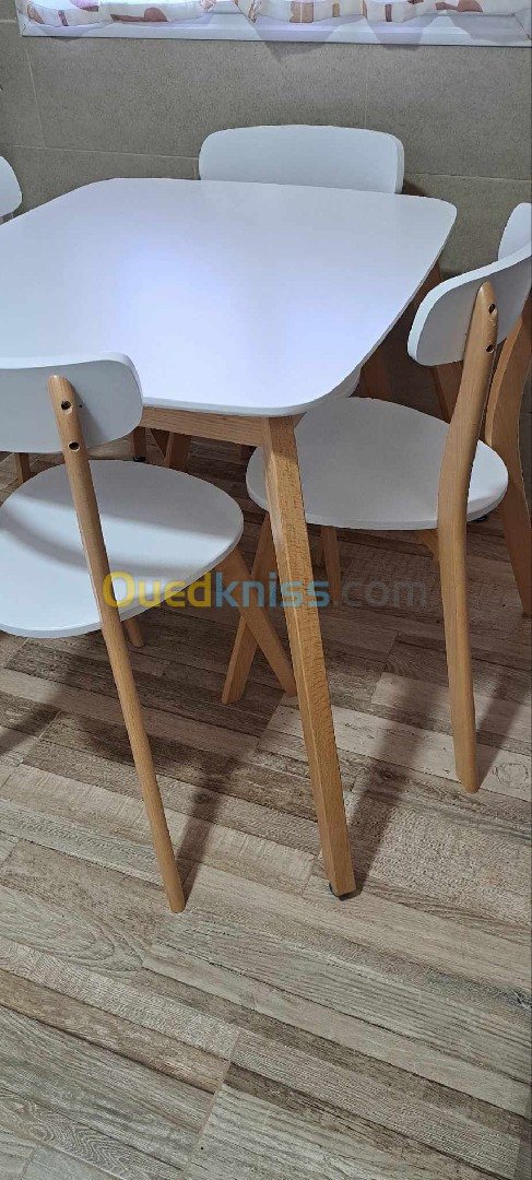 Table et chaises de cuisine 