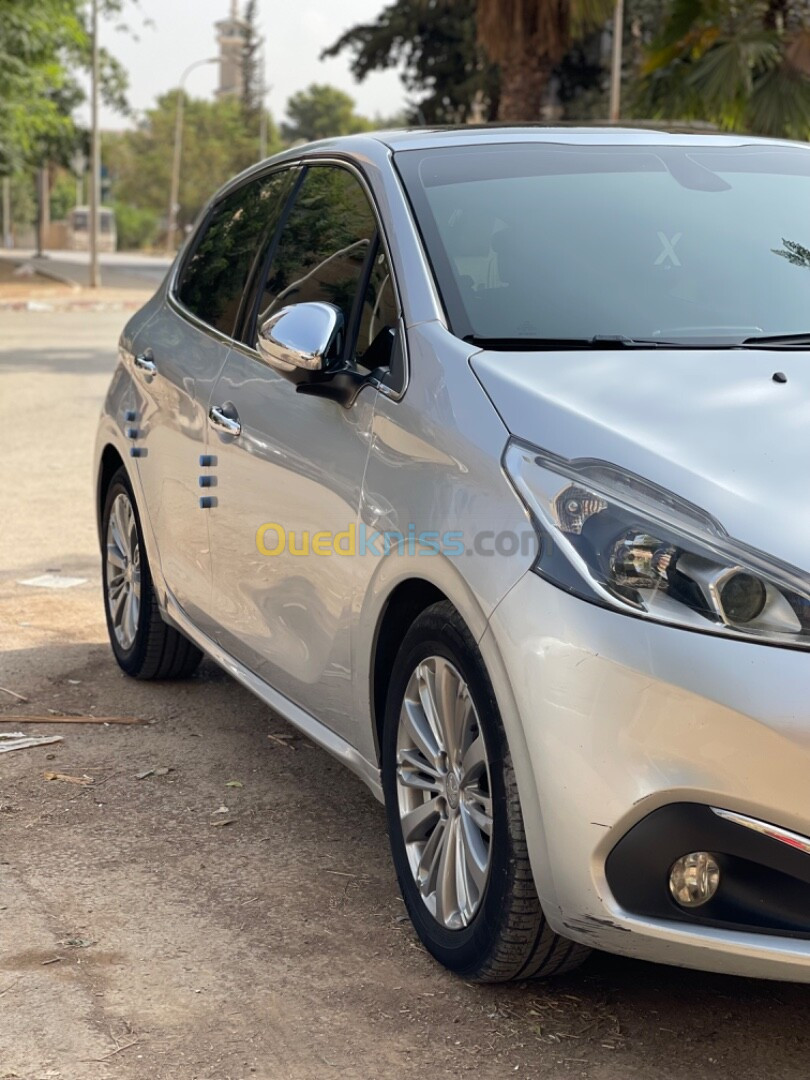 Peugeot 208 2016 Allure Facelift