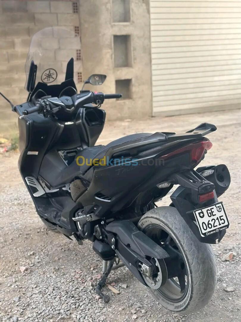 Yamaha TMAX 560 2022