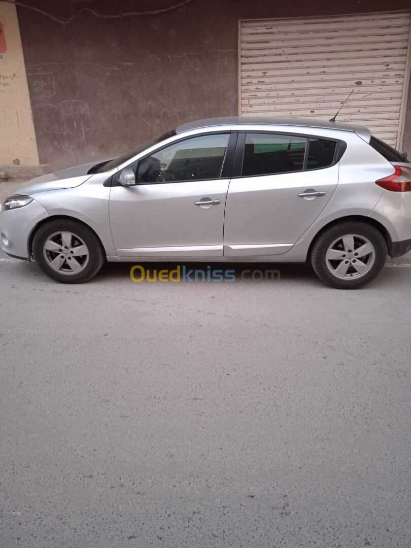 Renault Megane 3 2012 Play