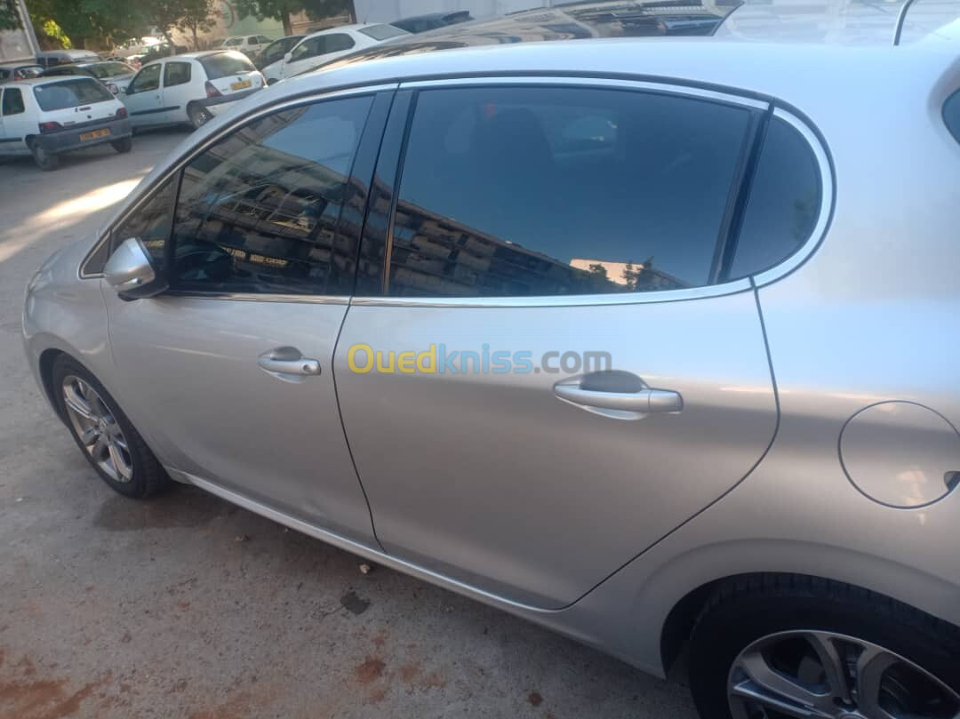 Peugeot 208 2014 Allure