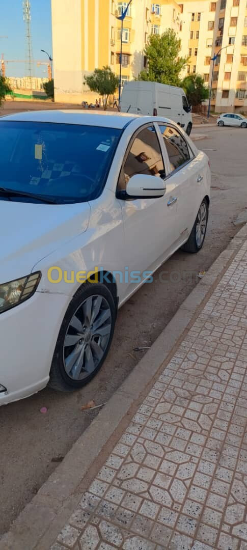 Kia Cerato 2011 Bien