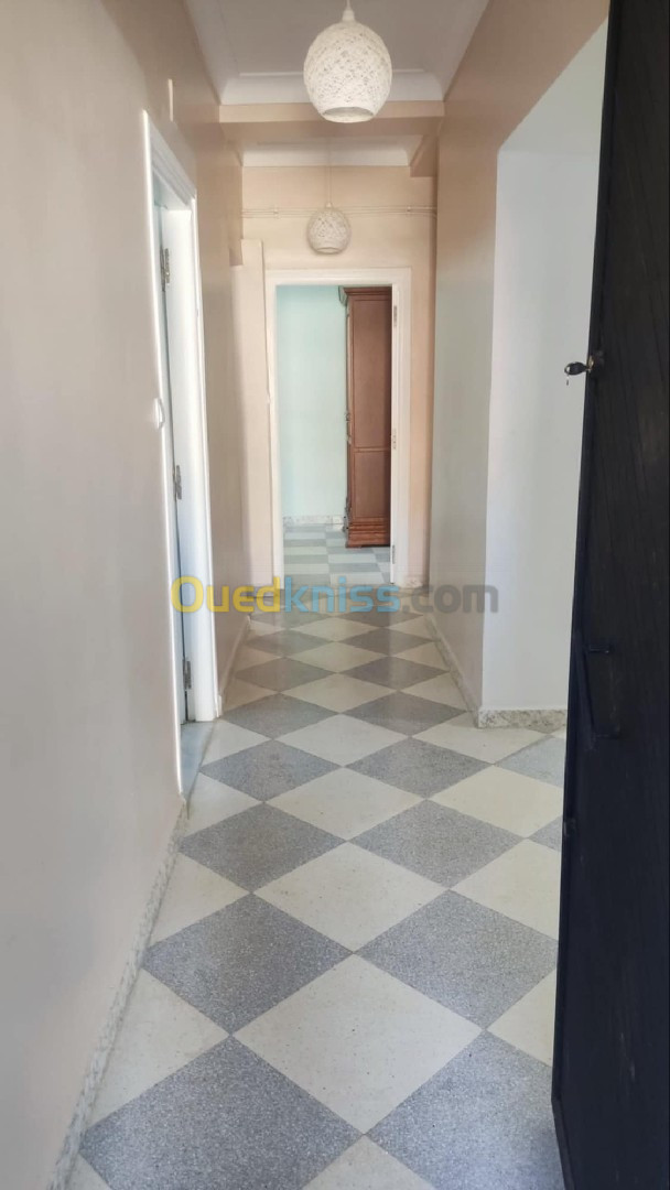 Location vacances Appartement F3 Béjaïa Beni ksila