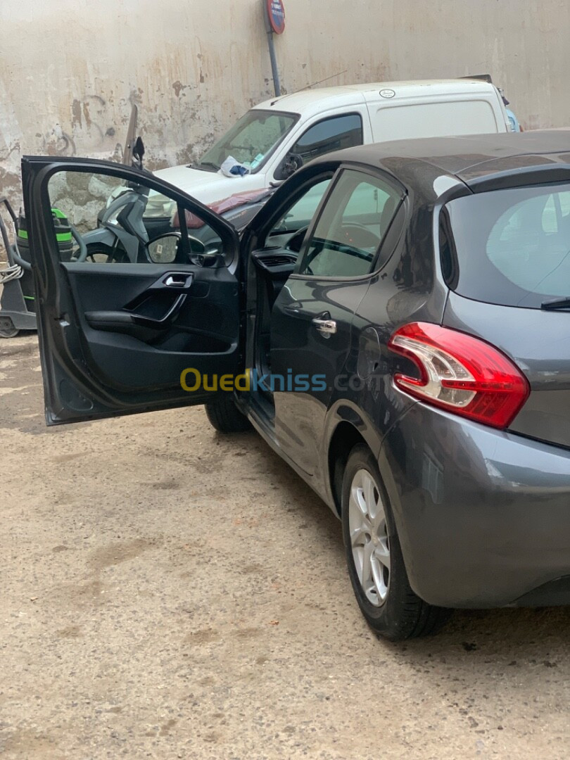 Peugeot 208 2015 208