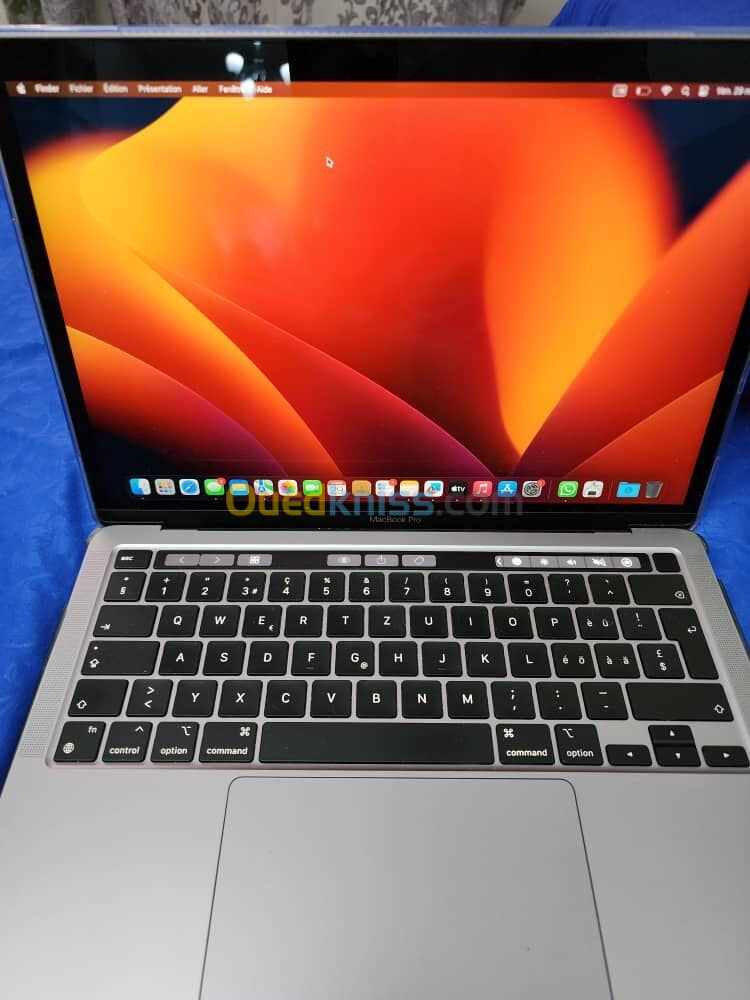 MacBook M2