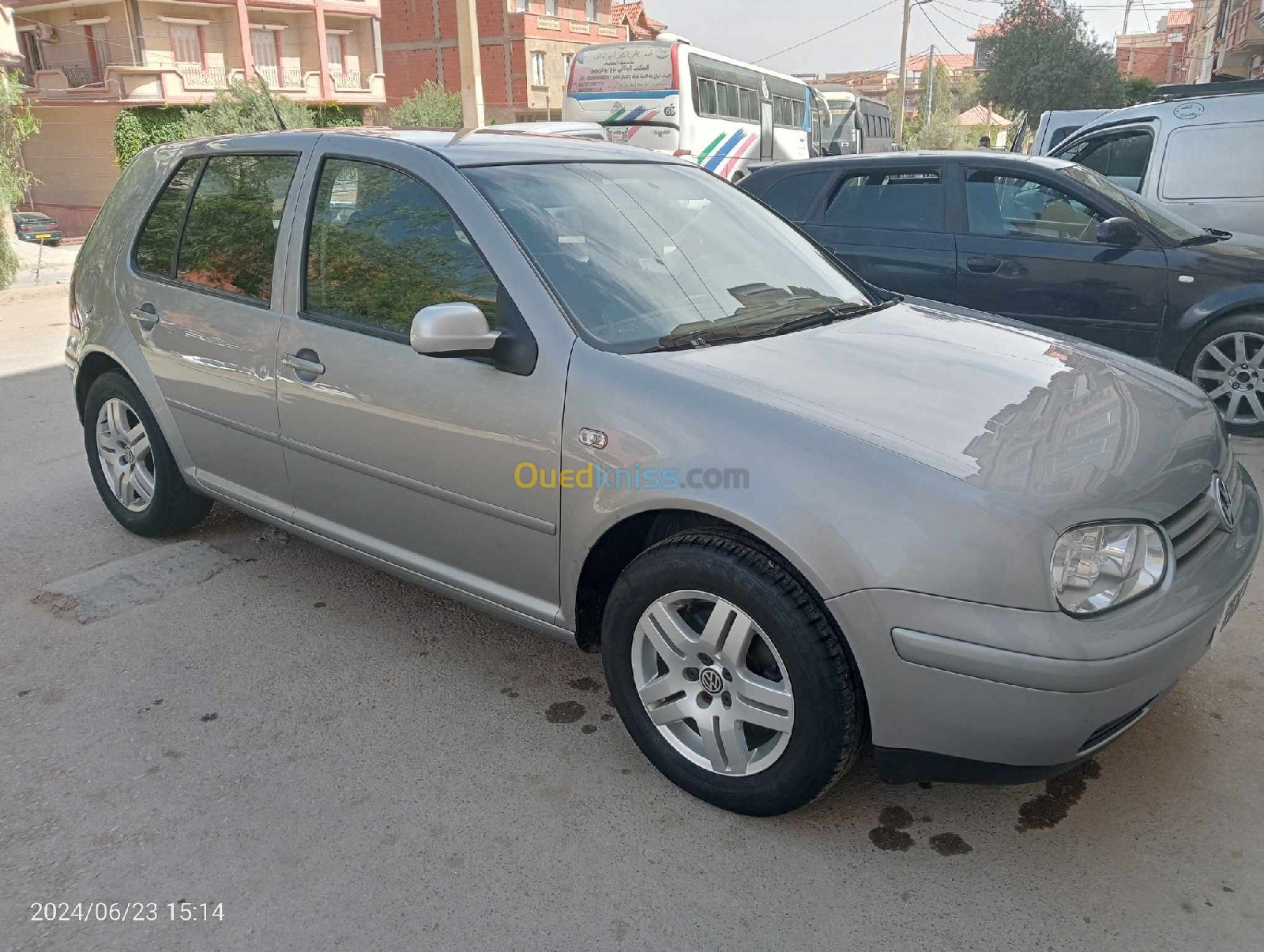 Volkswagen Golf 4 2001 La 100 spéciale