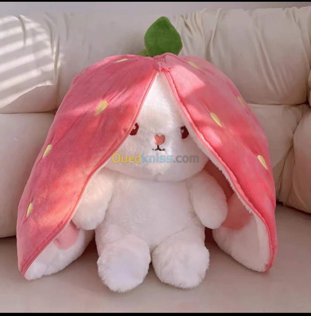 peluche lapain fraise caché 