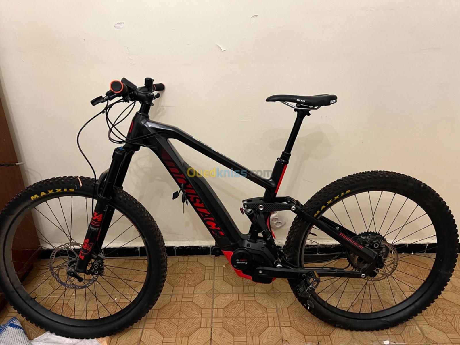 Vélo électrique Moustache Samedi 27 Trail 8 E-Bike 2018 avec chargeur et batterie