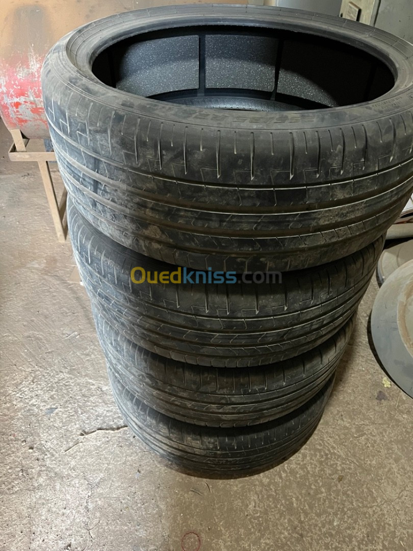 PIRELLI P zero 255/35/21 