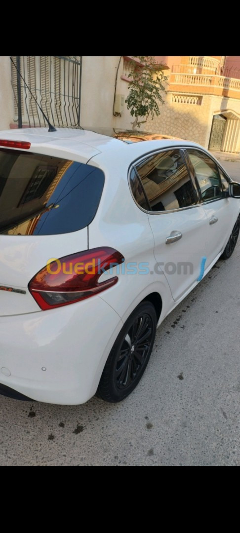 Peugeot 208 2016 Allure