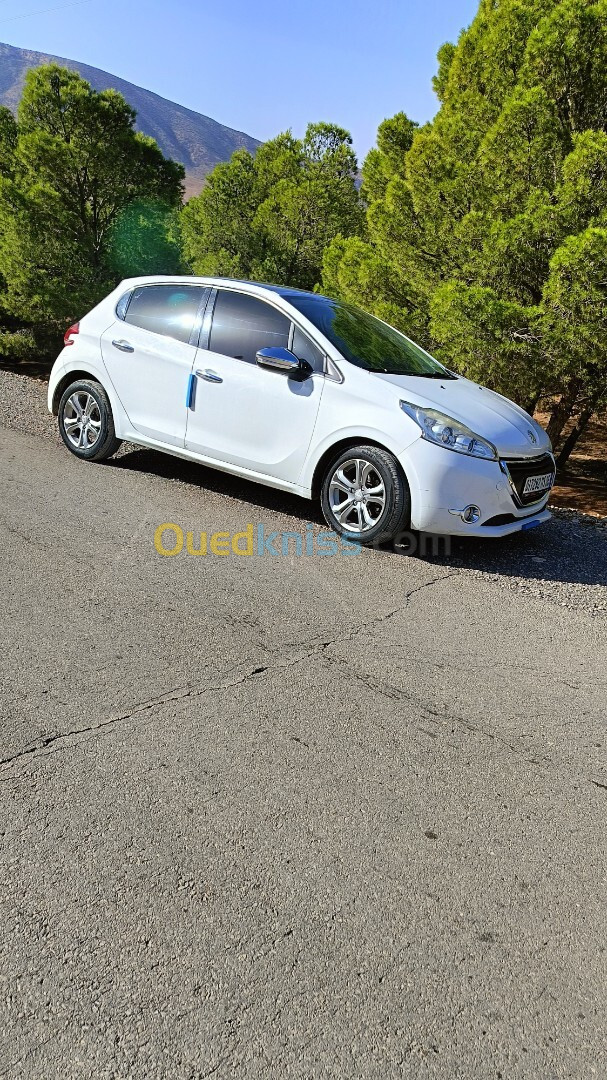 Peugeot 208 2014 Allure