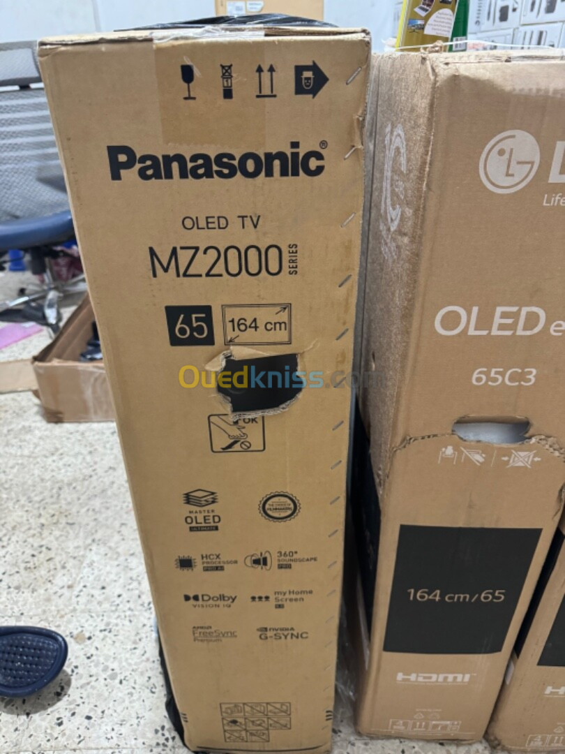 Téléviseur Panasonic /LG 65 pouce OLED