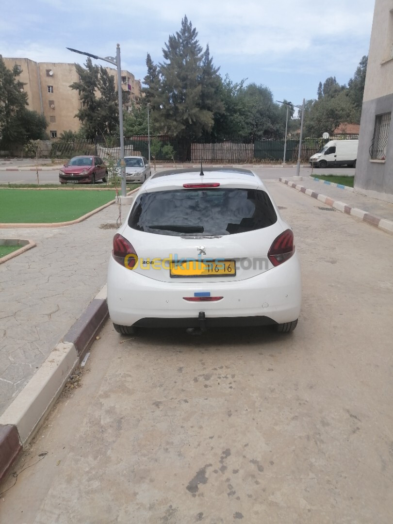 Peugeot 208 2016 Allure Facelift