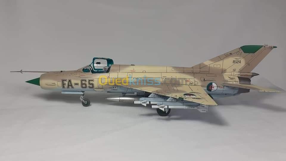 Maquette avion militaire 