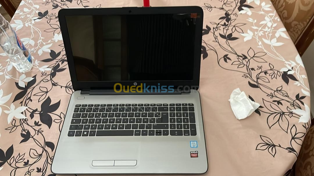 HP Notebook 15-ay007nf  I5-6200 (6ème Génération)