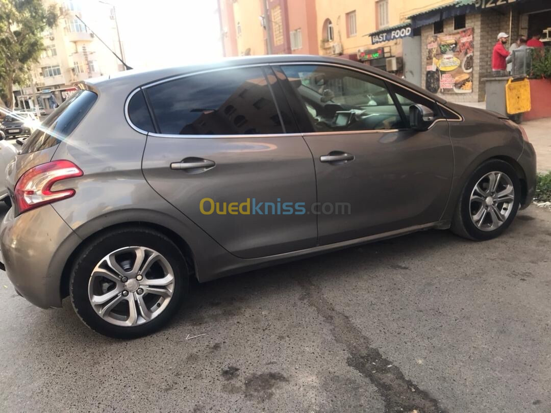 Peugeot 208 2013 Allure