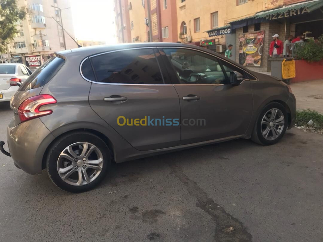 Peugeot 208 2013 Allure