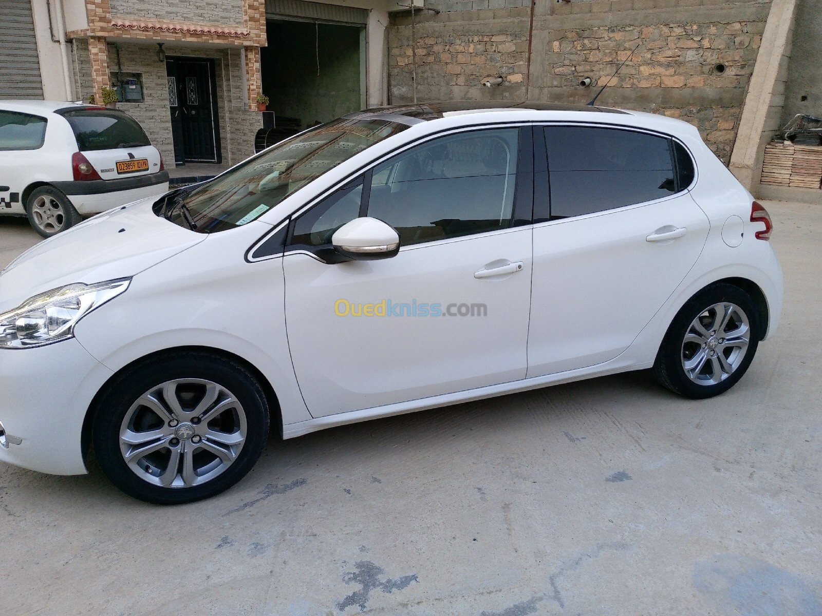 Peugeot 208 2015 Allure