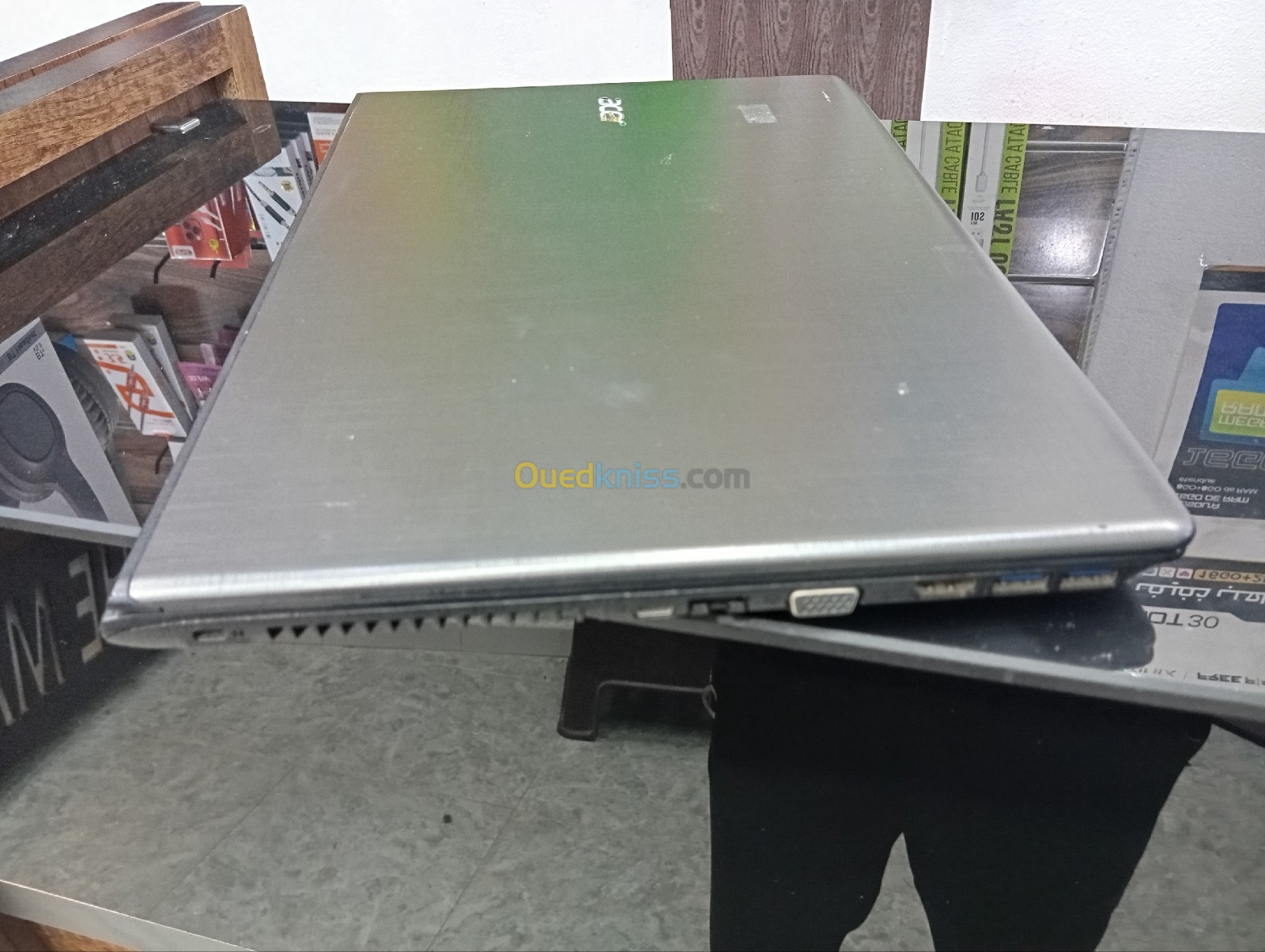 Acer i3-6006U