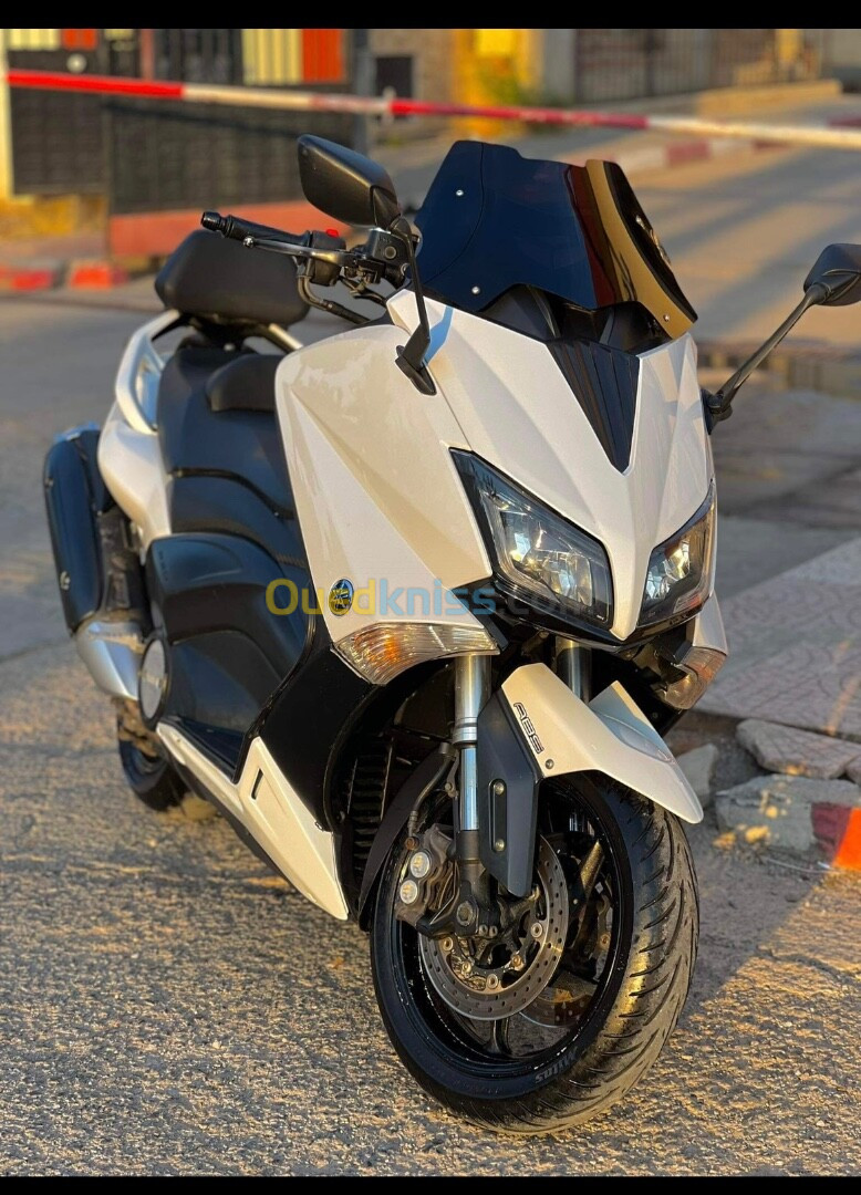 Yamaha yamaha tmax iron 2015