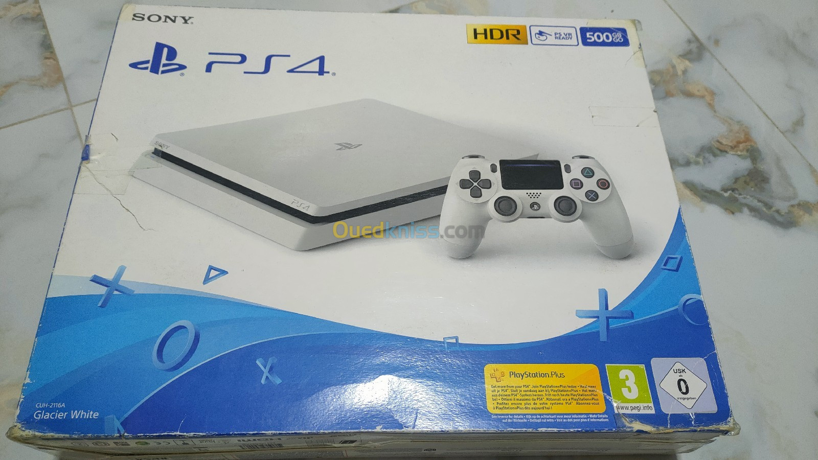 PlayStation 4 white edition 