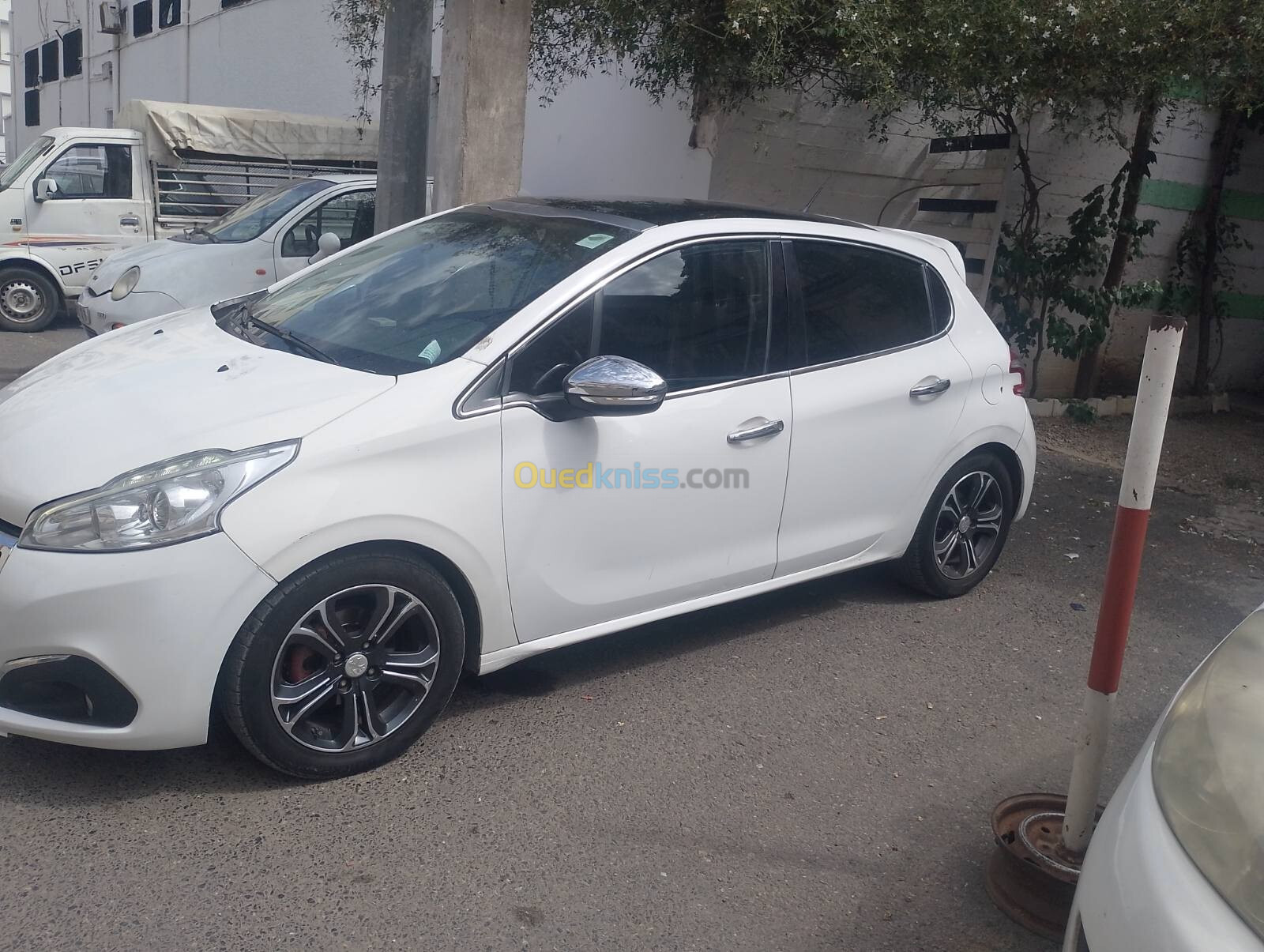 Peugeot 208 2015 Allure Facelift