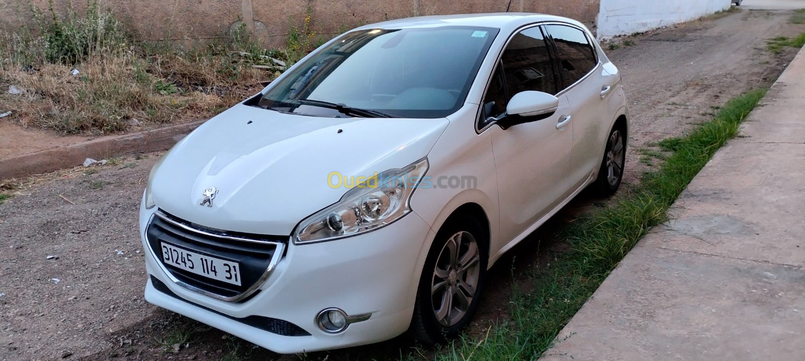 Peugeot 208 2014 Allure sans toit